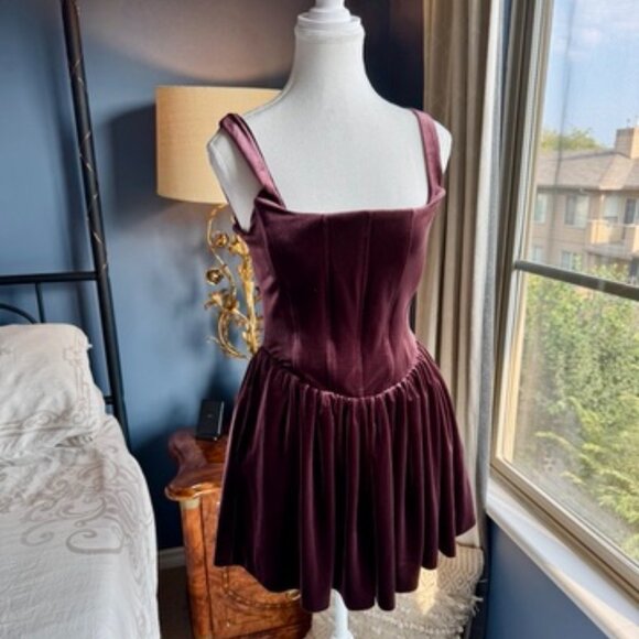 Zara Burgundy Velvet Corset Mini Dress - Picture 2 of 16